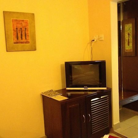 The Sovereign Hotel Kolombo Bagian luar foto