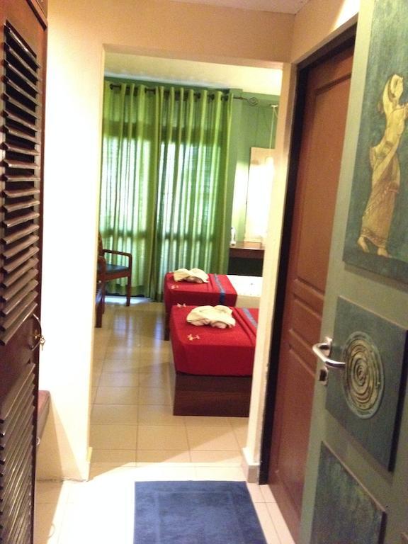 The Sovereign Hotel Kolombo Bagian luar foto
